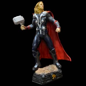 Escultura Thor - Avengers Assemble - com 36 cm de altura